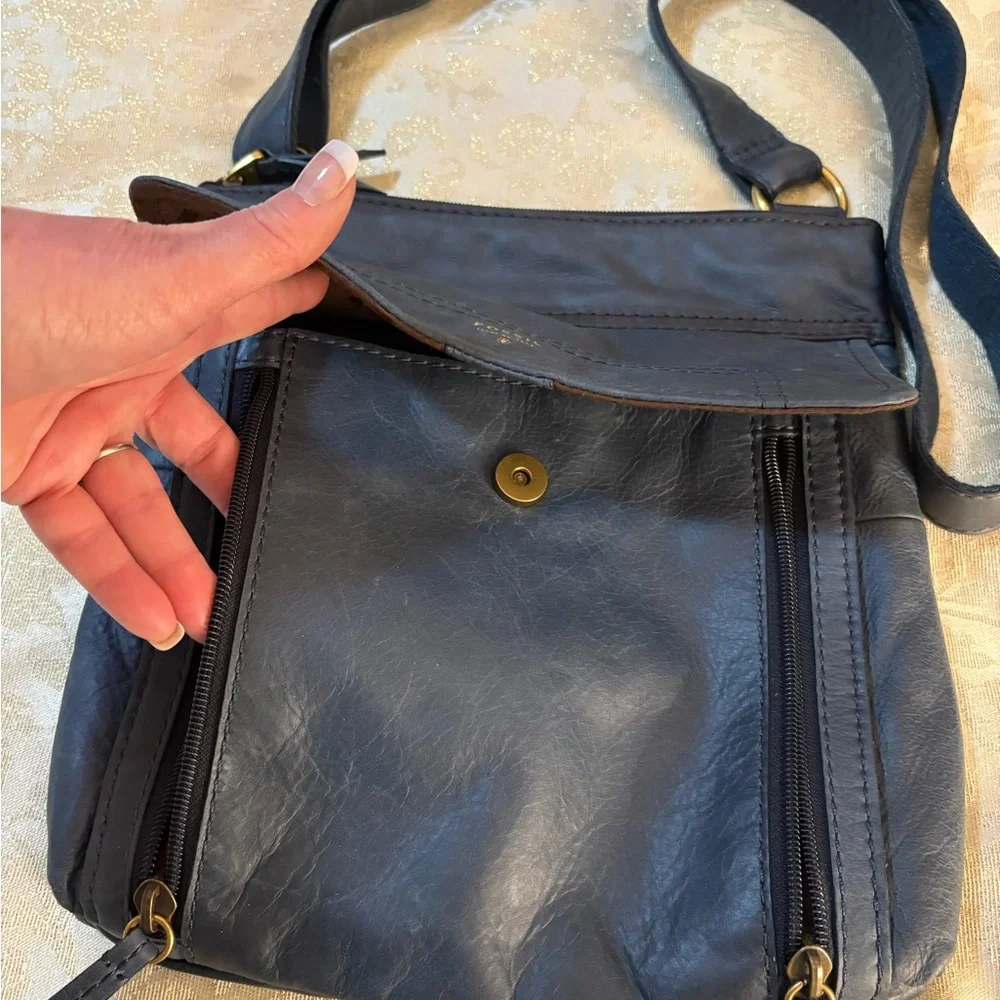Fossil Men's Dark Blue Leather Messenger Bag